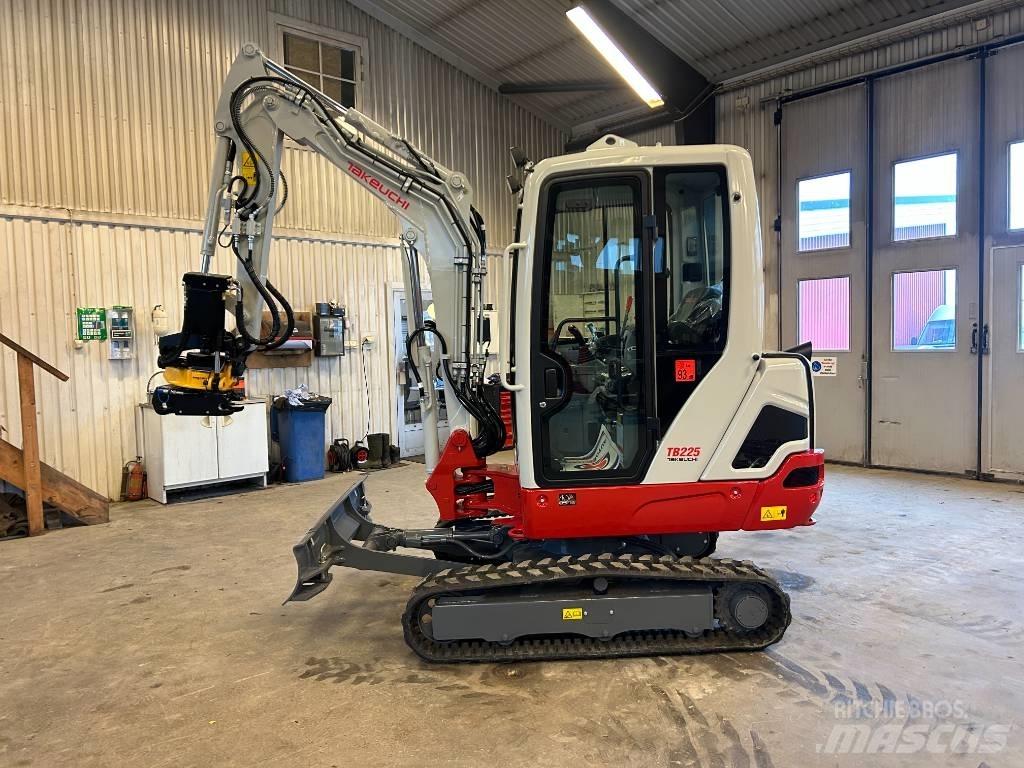 Takeuchi TB225 Mini excavators < 7t (Mini diggers)
