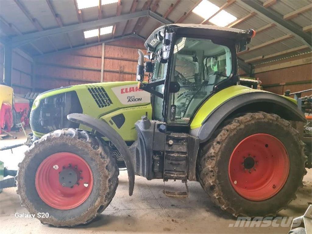 CLAAS Axion 810 Tractors