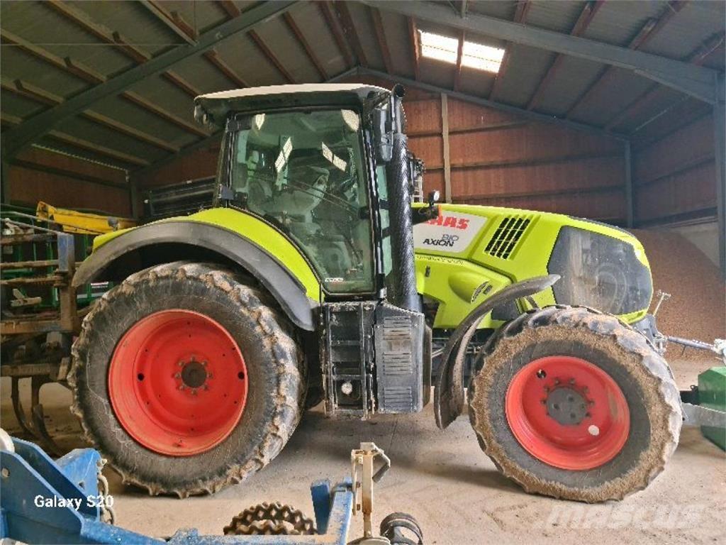 CLAAS Axion 810 Tractors