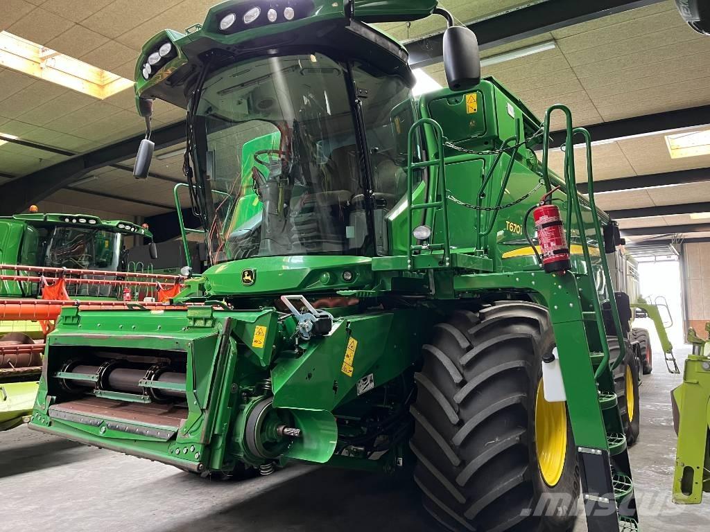 John Deere T670 Combine harvesters