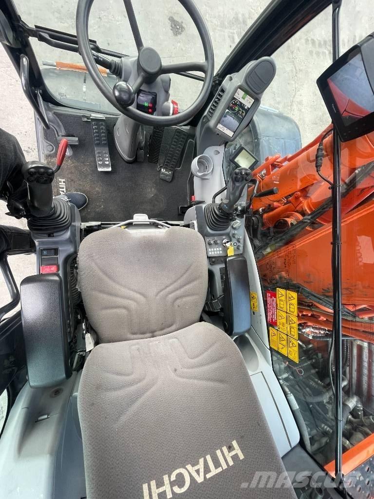 Hitachi 140W Wheeled excavators