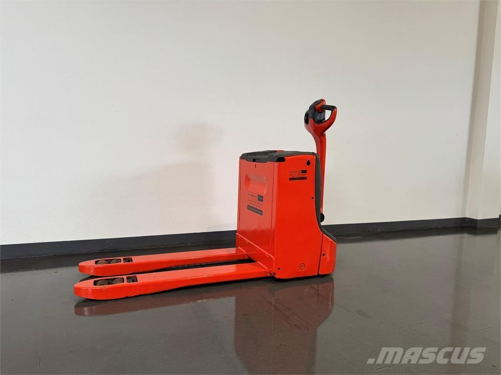 Linde T20 Pedestrian stacker