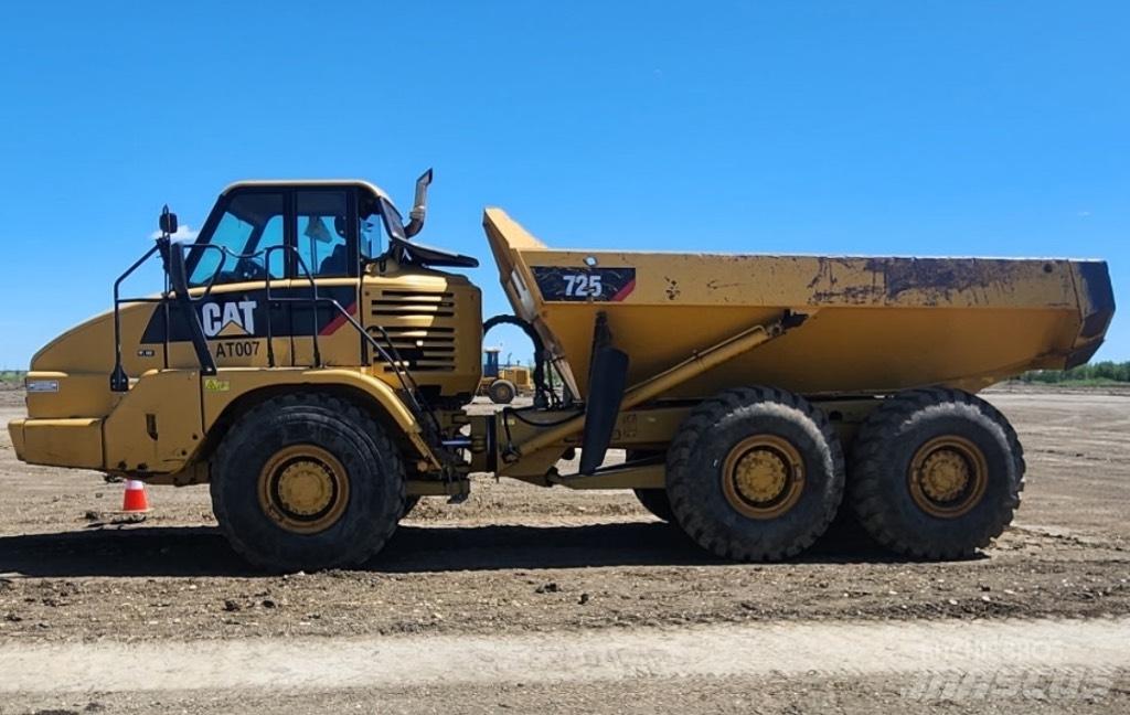 CAT 725 Articulated Haulers