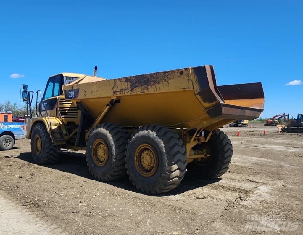 CAT 725 Articulated Haulers