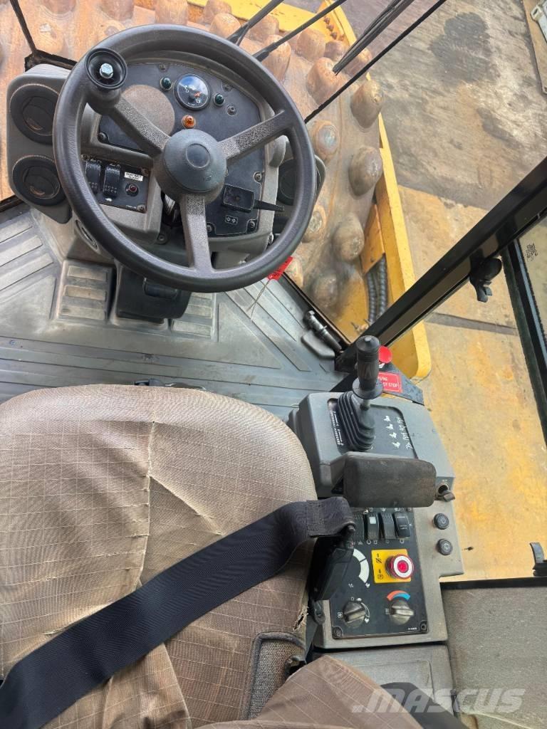 CAT CP 76 Single drum rollers