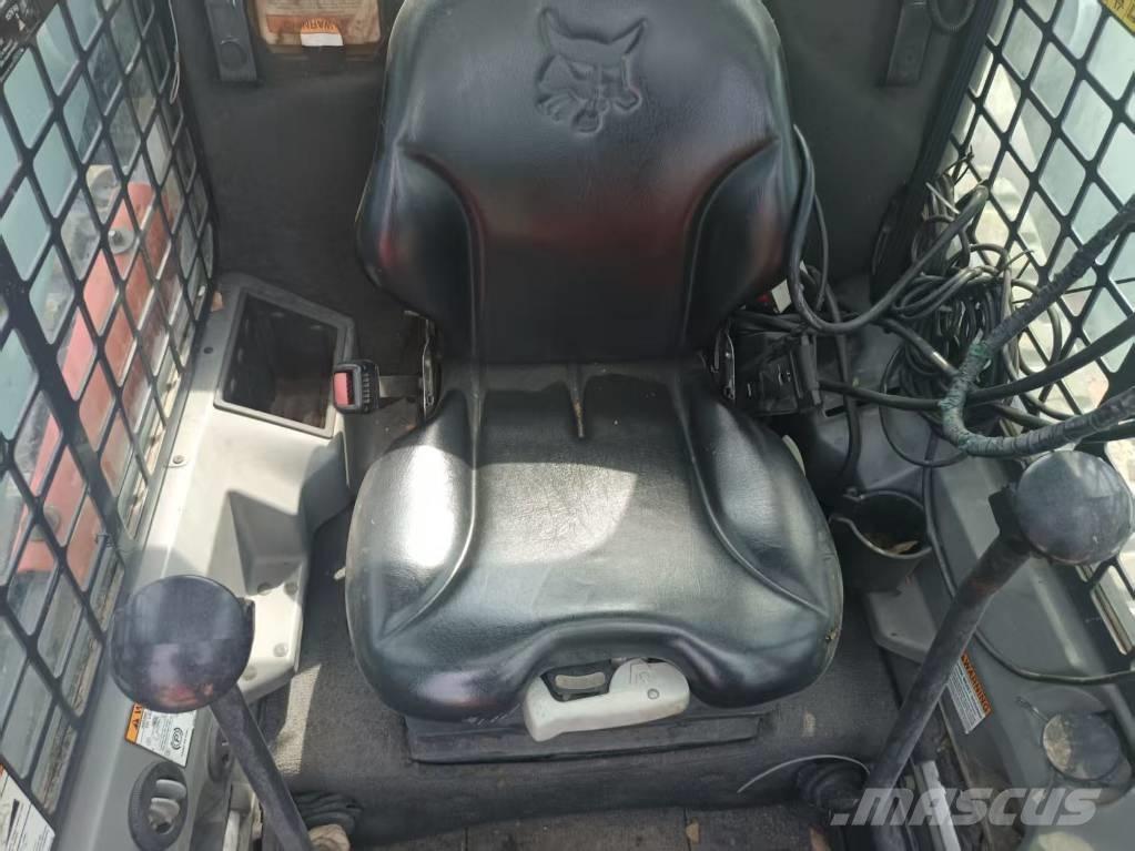 Bobcat T770 Crawler loaders