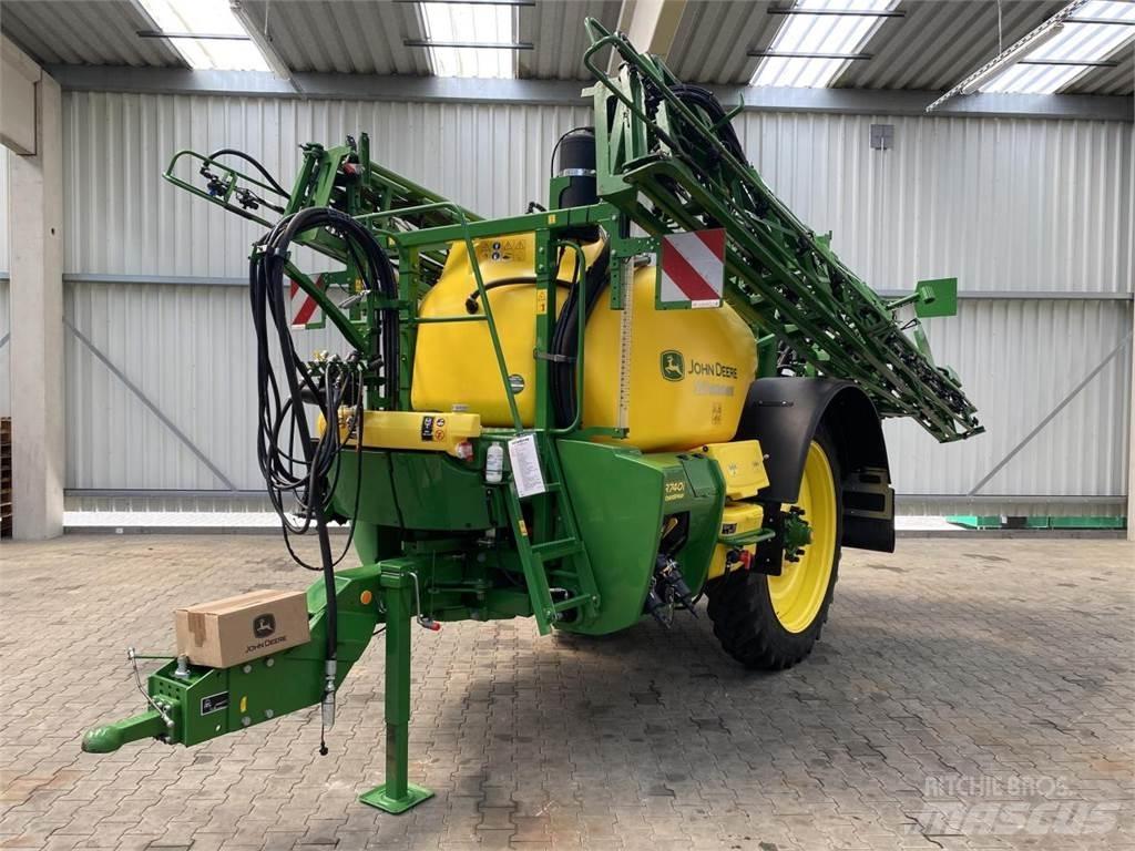 John Deere R740i Trailed sprayers