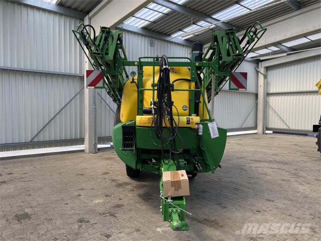 John Deere R740i Trailed sprayers