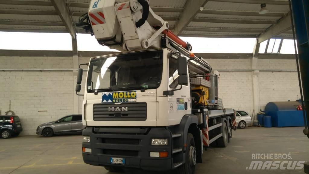 Oil & Steel EAGLE 4426 Truck mounted platforms