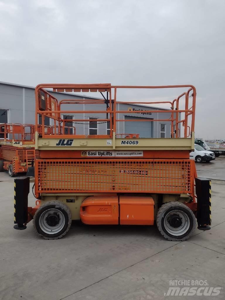 JLG M 4069 Scissor lifts