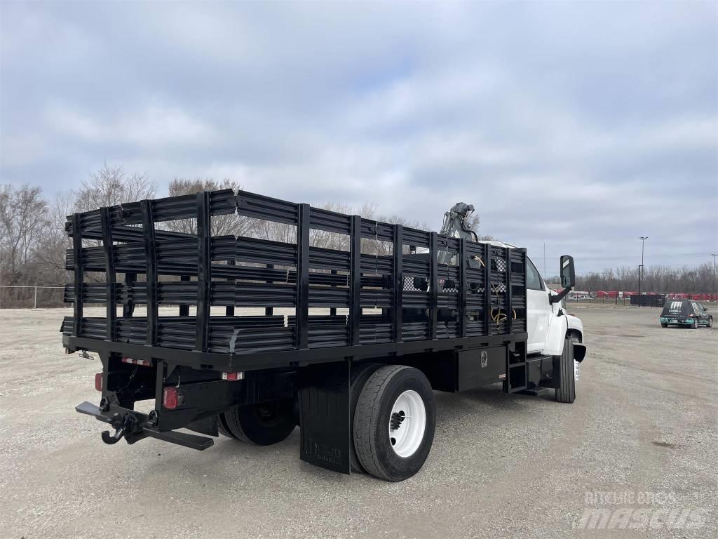 GMC T 7500 Truck mounted cranes