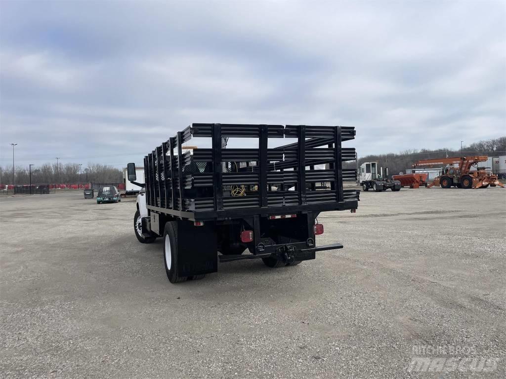 GMC T 7500 Truck mounted cranes