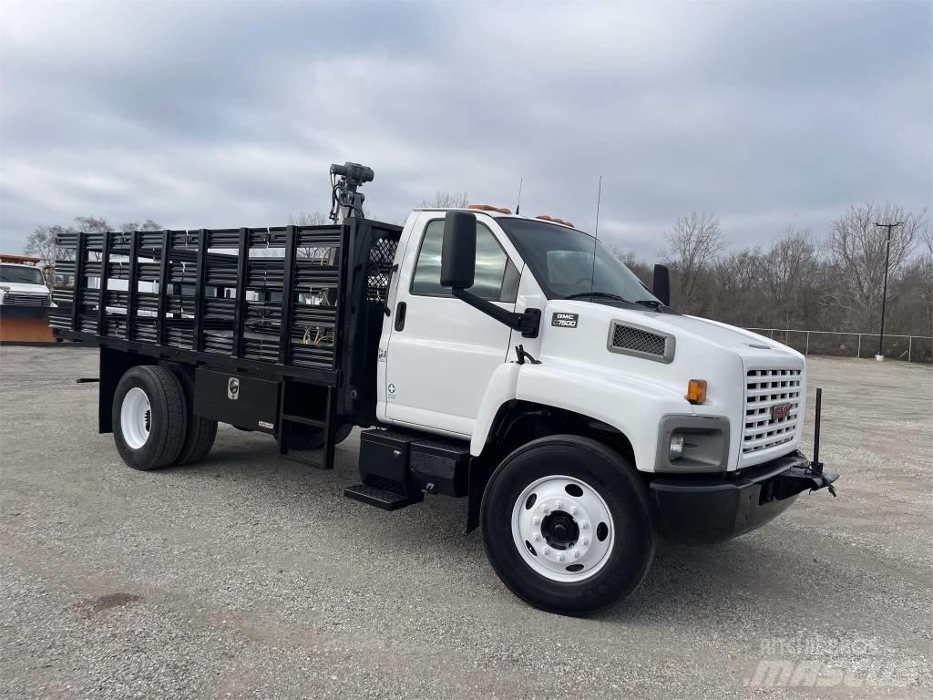 GMC T 7500 Truck mounted cranes