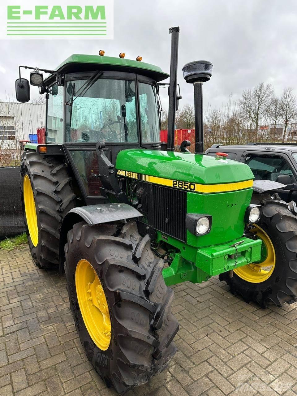 John Deere 2850 Tractors