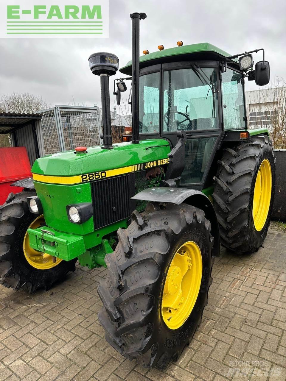 John Deere 2850 Tractors