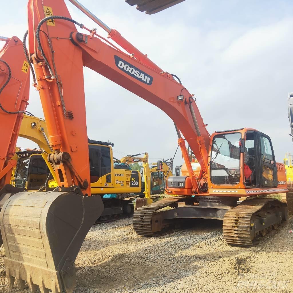 Doosan DX260LC Crawler excavators