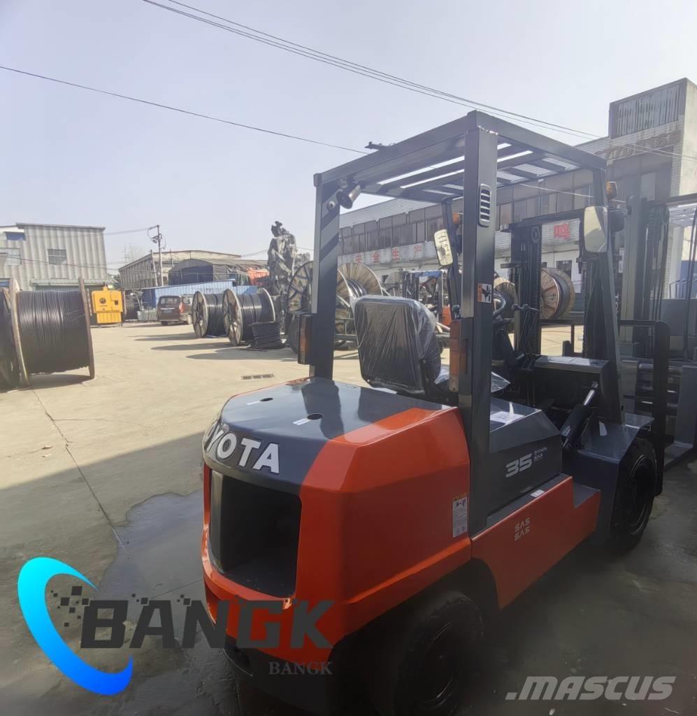 Toyota 35 Diesel trucks