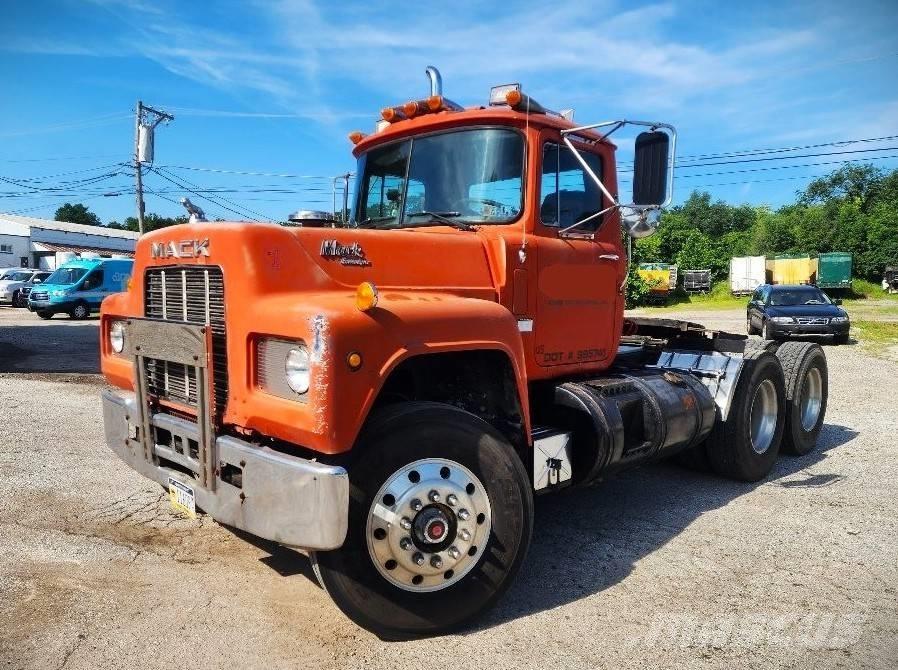 Mack R 688 ST Prime Movers