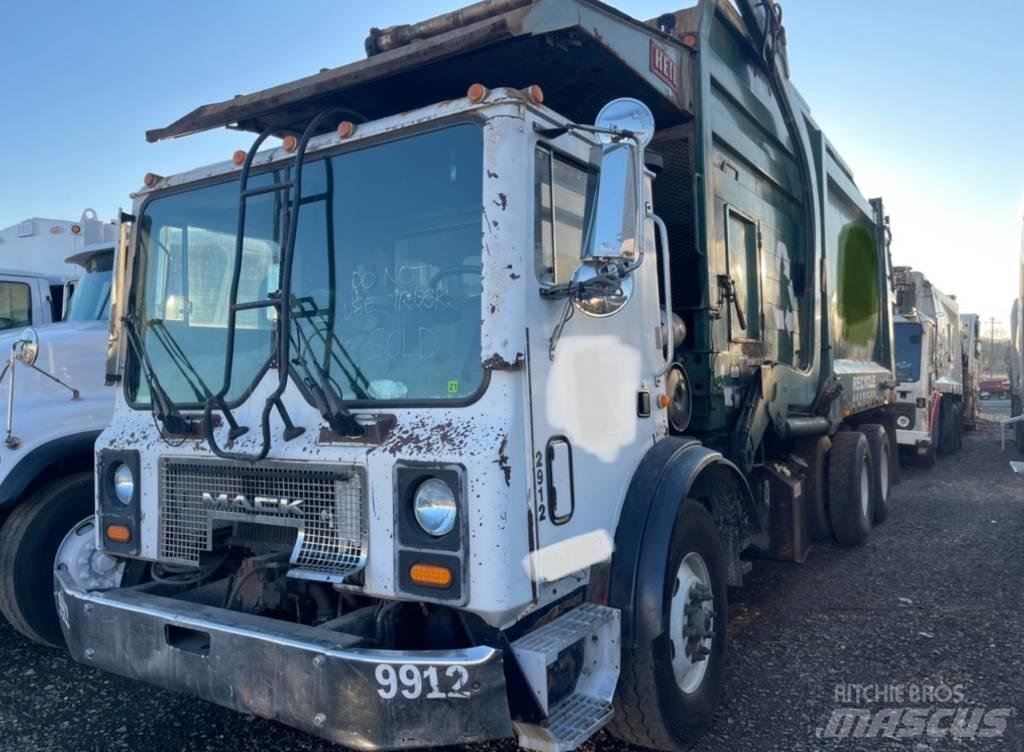 Mack MR600 Waste trucks