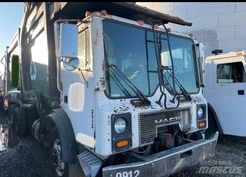 Mack MR600 Waste trucks