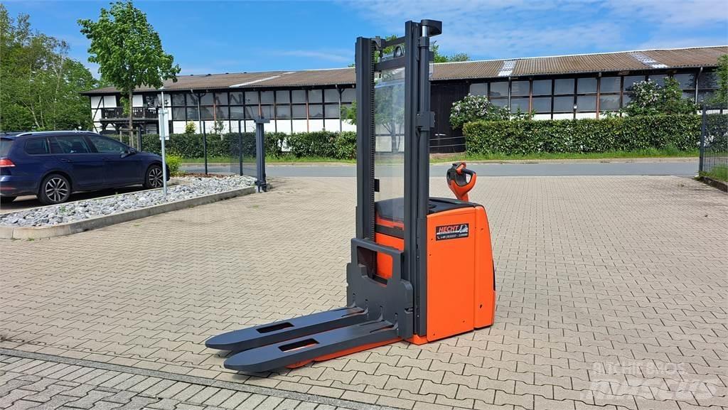 Linde L20 Pedestrian stacker