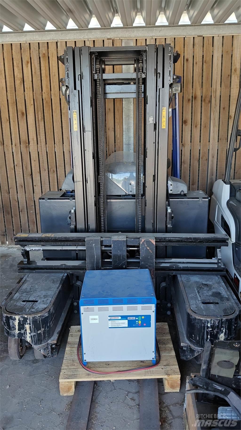 Rocla TEM25 4-way reach truck