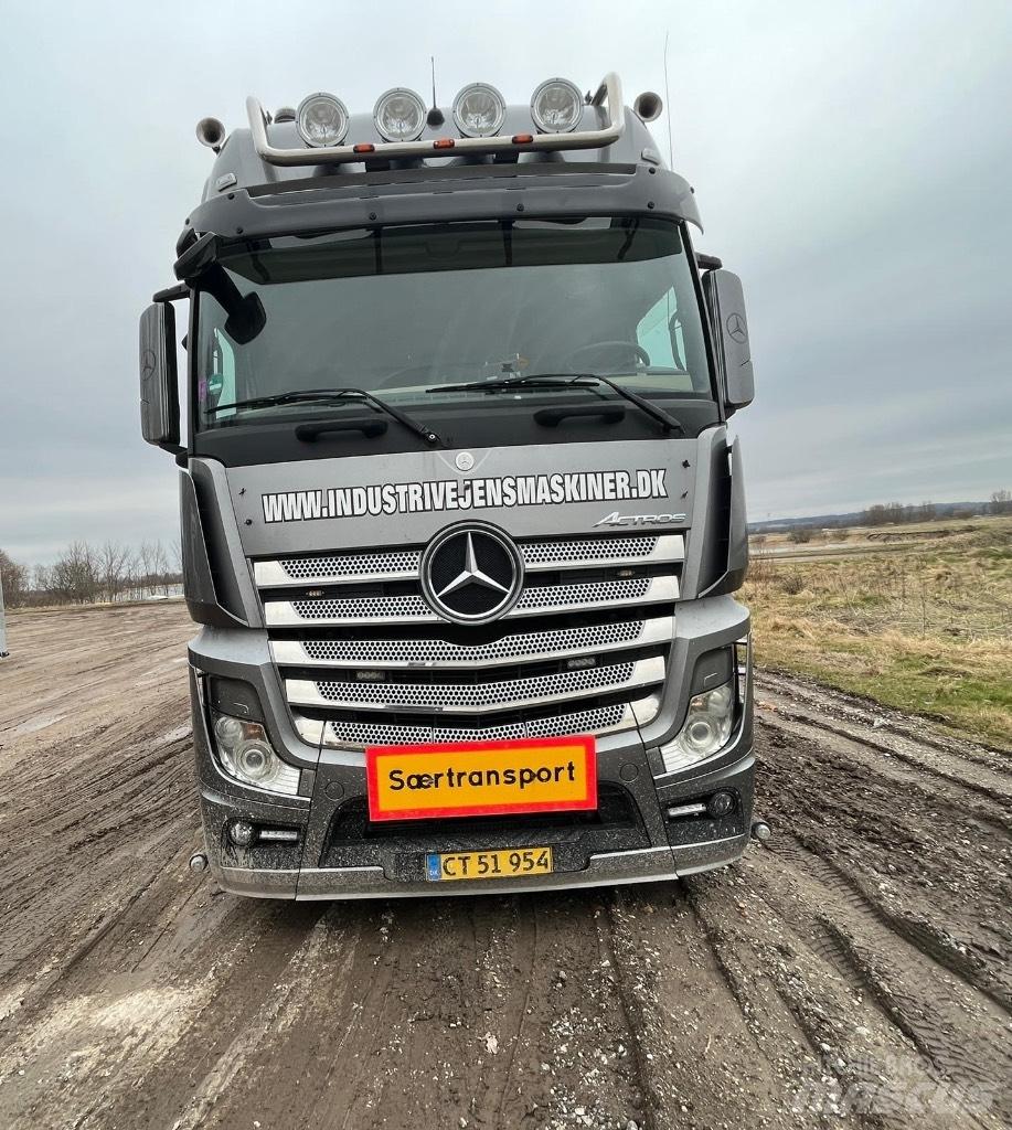 Mercedes-Benz 4158 Prime Movers