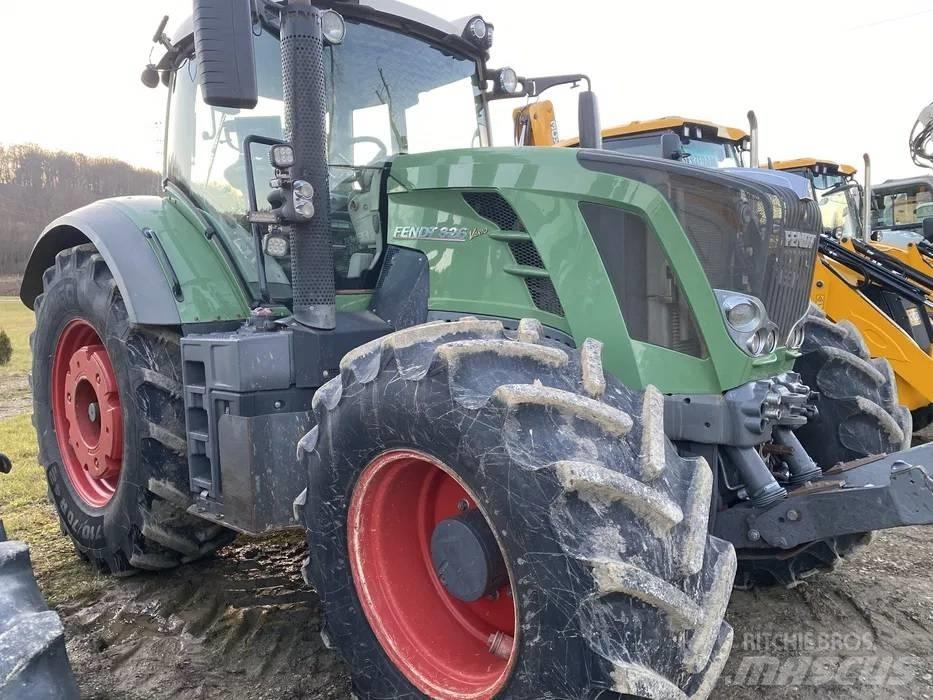 Fendt 826 Vario Tractors