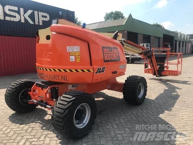 JLG 520 AJ Articulated boom lifts