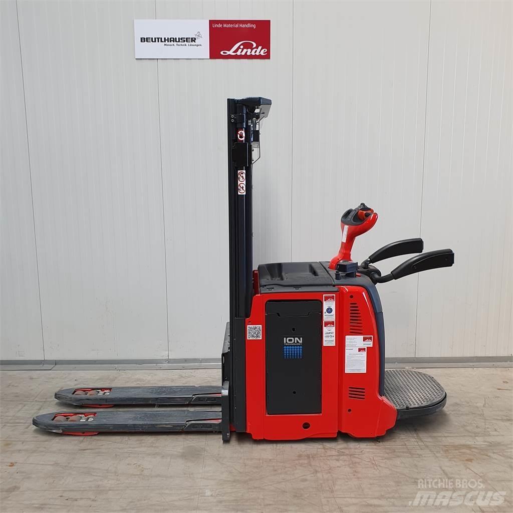 Linde D12AP Pedestrian stacker