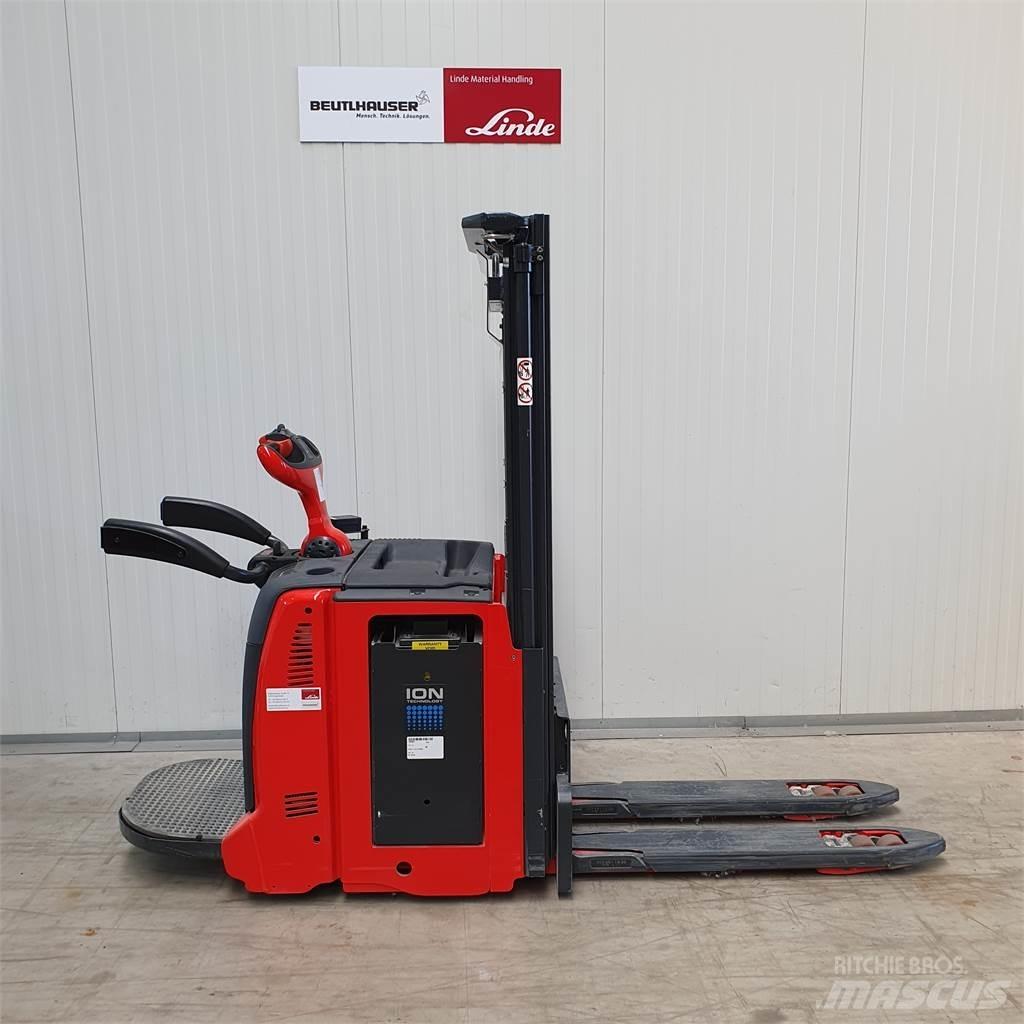 Linde D12AP Pedestrian stacker