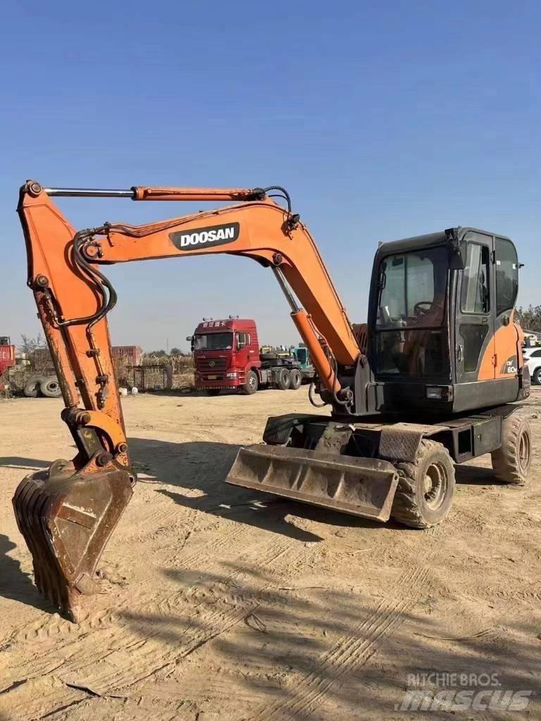 Doosan DX60W Wheeled excavators