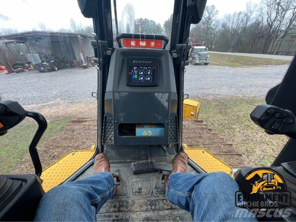 John Deere 750L Crawler dozers