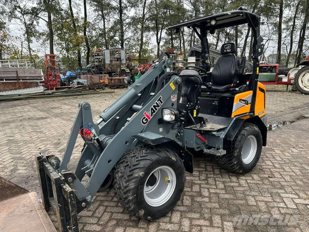 GiANT G 2500 HD Mini loaders