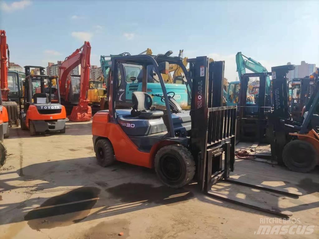 Toyota 8fd30 Diesel trucks