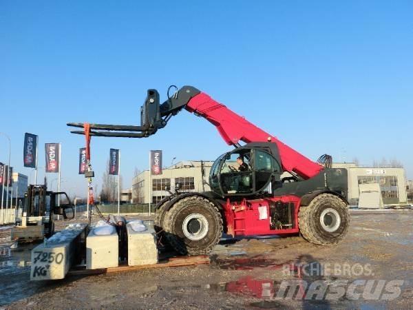 Magni HTH 30.12 Telescopic handlers