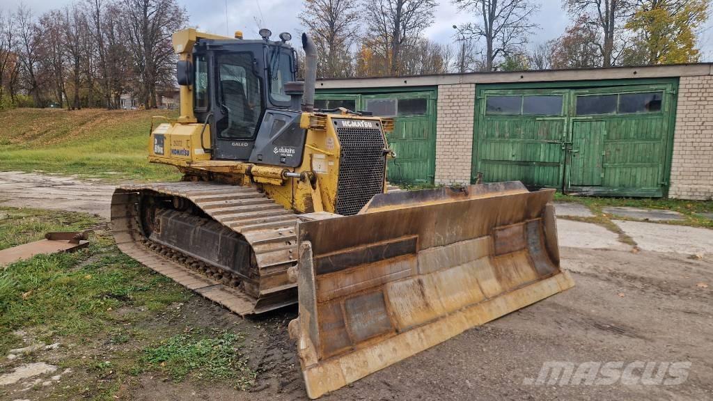 Komatsu D 61 PX-15 Crawler dozers