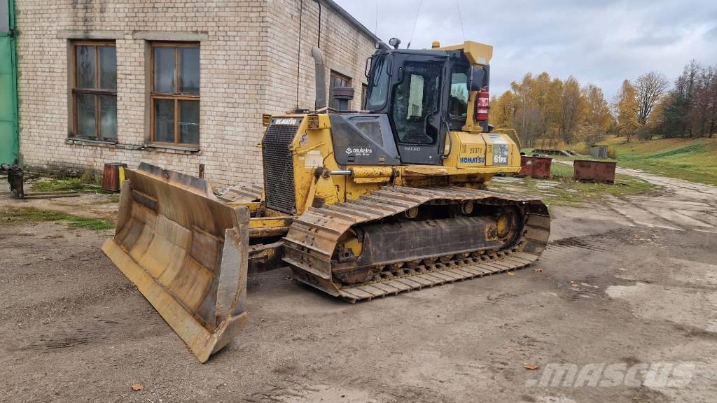 Komatsu D 61 PX-15 Crawler dozers