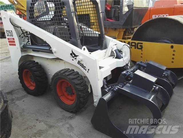 Bobcat S 250 Skid steer loaders
