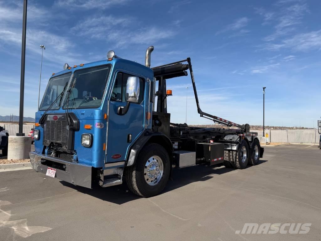 Peterbilt 320 Demountable trucks