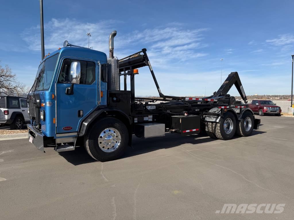 Peterbilt 320 Demountable trucks