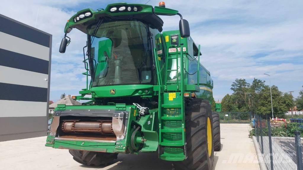 John Deere S770i Combine harvesters