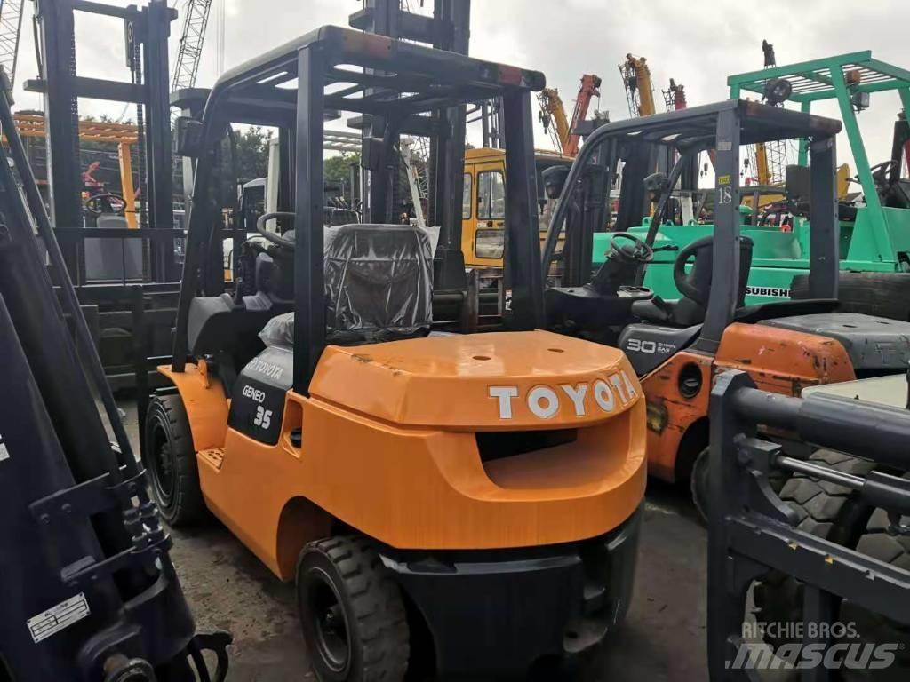Toyota 3.5 ton Diesel trucks