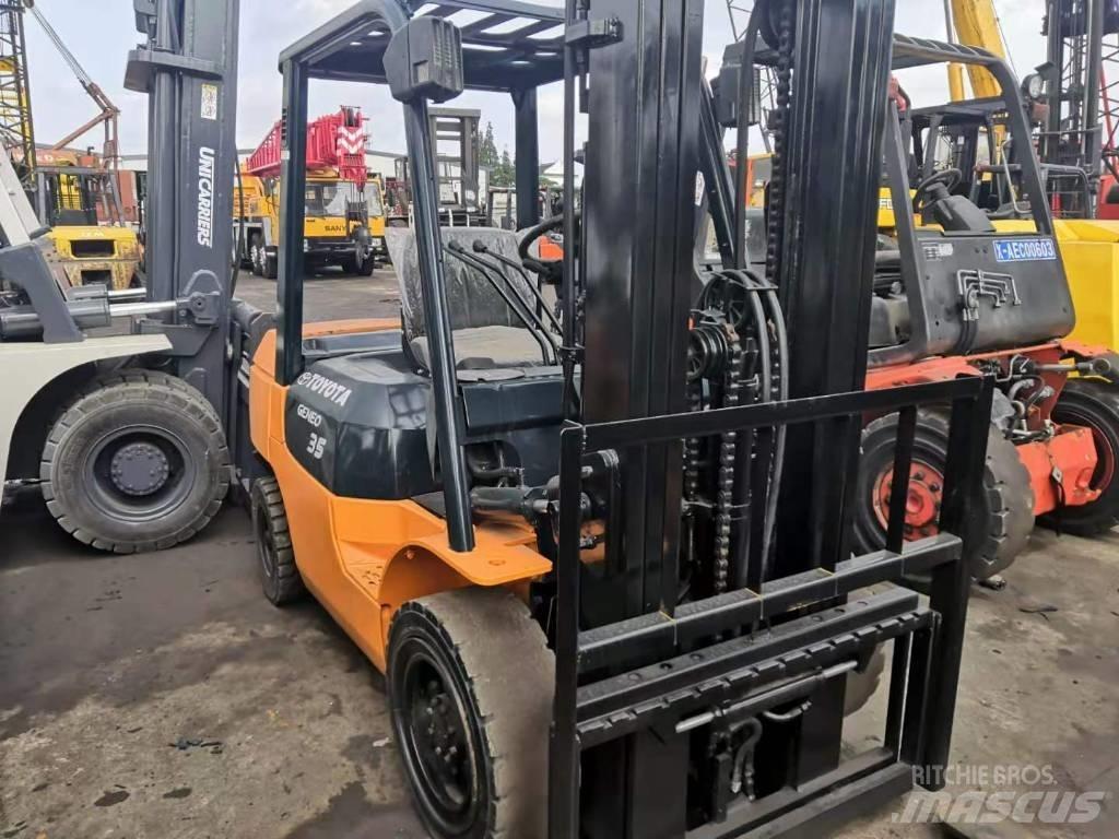 Toyota 3.5 ton Diesel trucks