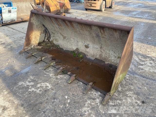 CASE 580 Buckets