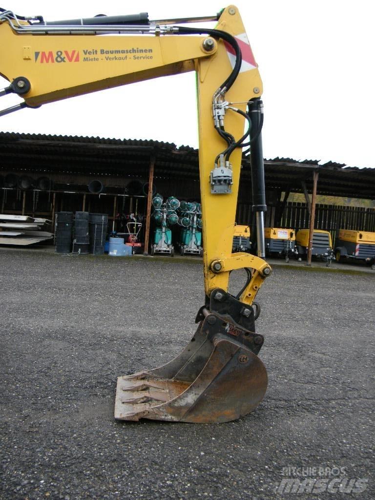 Yanmar B95W Wheeled excavators