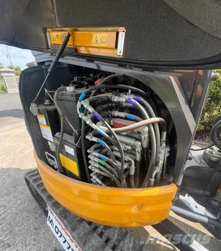 Kato HD27V4 Mini excavators  7t - 12t