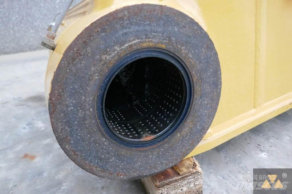 CAT 352F Boom Other components