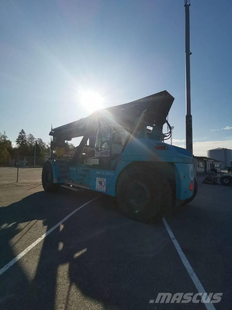 NCN 85 Reach stackers