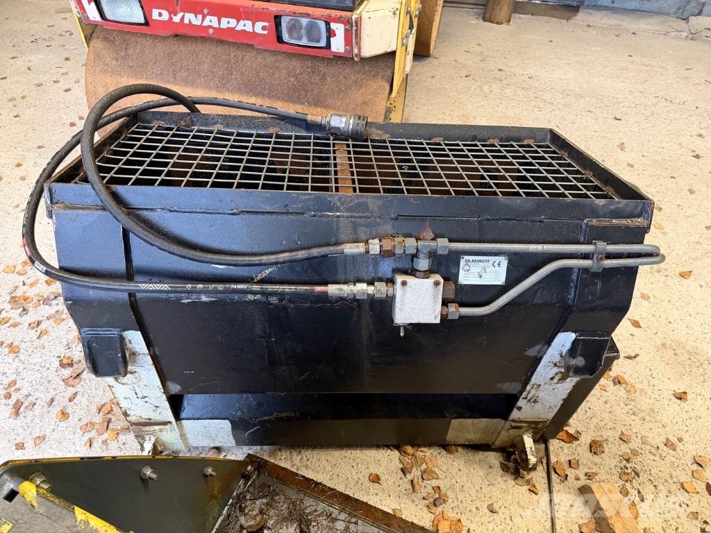 Vila Hiekoitin Compact tractor attachments